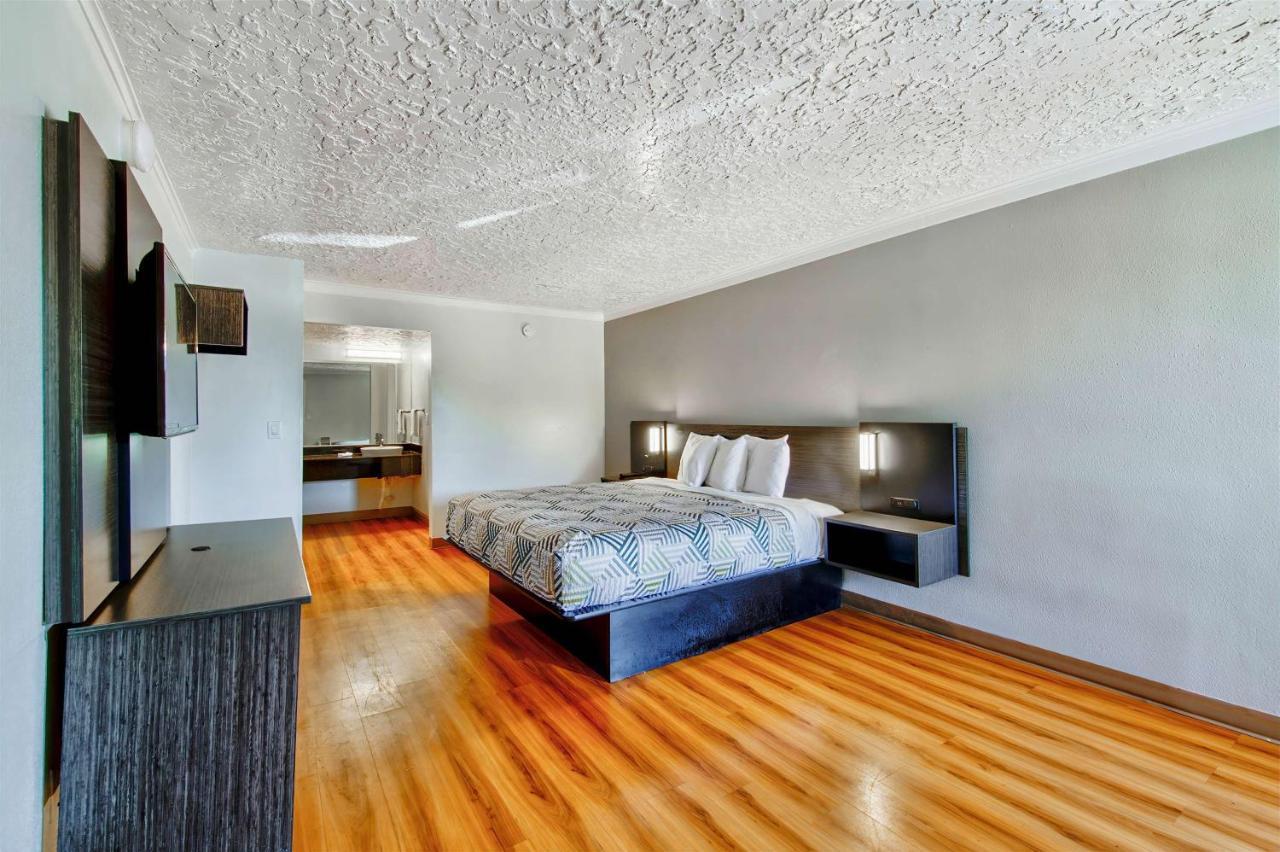 Bed in 6-Bed Dormitory Room (mixed)